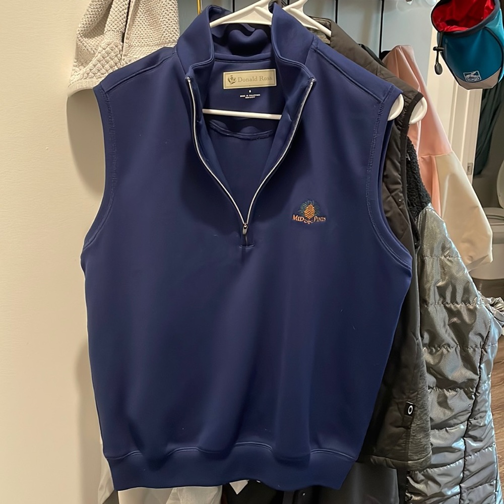 Mens Small Donald Ross